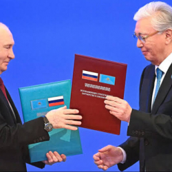 Путин и Токаев подписали соглашение о строительстве первой АЭС в Казахстане