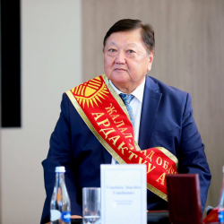 Эмилбек Узакбаевдин кызынын камактагы мөөнөтү дагы эки айга узартылды
