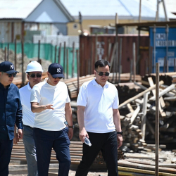 Нурдан Орунтаев курулуп жаткан мектептерди пландан тышкары текшерди