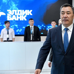 Жапаров: “Мамлекетибиз банк системасынын өнүгүүсүнүн жаңы этабына кадам таштап жатат”