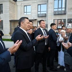 Жапаров Ошто МИК тарабынан курулган “Асман Резиденс №1” турак жай комплексин ачты
