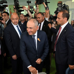 Армениянын парламентинде кайсы партия канча орун алат?