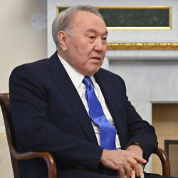 Назарбаевдин басма сөз катчысы: Экс-президент Aманат партиясына катыштыгы жок