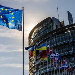 Польшада Украинанын ЕБге киришине каршы пикир күчөдү