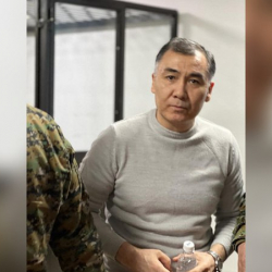 Абактагы саясатчы Равшан Жээнбековдун уулу бийликке кайрылуу жасады
