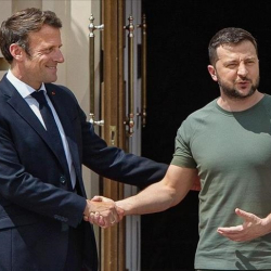 Макрон президенттик шайлоого катышпайт, Зеленский жалгыз калабы?
