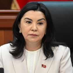 Медициналык бүтүрүүчүлөрдүн жумушка орношуусу боюнча маселелер көтөрүлдү