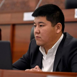 Депутат Бишкек–Ош темир жолун куруу маселесин кайра кароону сунуштады