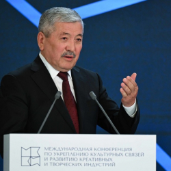 Касымалиев Санкт-Петербургдагы эл аралык конференцияда сөз сүйлөдү