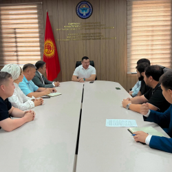 Урмат Асанбаев Улуттук дзюдо федерациясынын өкүлдөрү менен жолугушту