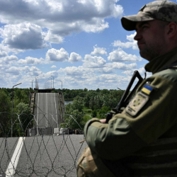 Украина Беларусиянын Орусия колдонгон аскердик сигнал таратуучу антенналарын жок кылды