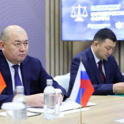 Башкы прокурор Асаналиев Санкт-Петербург юридикалык форумуна катышты