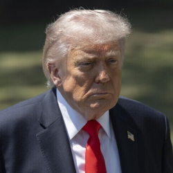 Трамп Венесуэлага жер титирөөдөн кийин жардам сунуштады