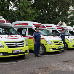 ӨКМ Саламаттык сактоо министрлигине 9 тез жардам унаасын өткөрүп берди
