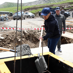 Садыр Жапаров дал старт техническому запуску канатных дорог в рамках проекта «Ала-Тоо Резорт»