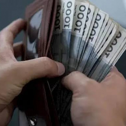 Кыргызстанда орточо айлык акы 49,6 миң сомду түздү