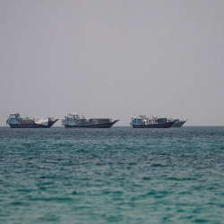 США снова нанесли удары по Ирану в ответ на атаки на три торговых судна в Ормузе