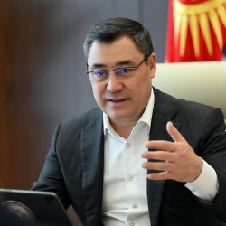 Садыр Жапаров подписал закон, вводящий штрафы в части проведения агитации