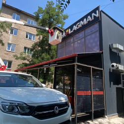 В Бишкеке демонтировали 36 незаконных рекламных конструкций
