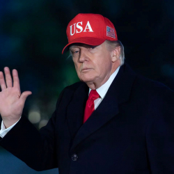 Трамп ракета жетишсиздигинен улам Иранга каршы аскердик күчөтүү планын токтотту
