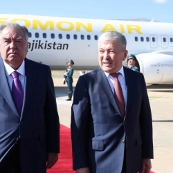 Эмомали Рахмон Тамчыда Касымалиев тосуп алды