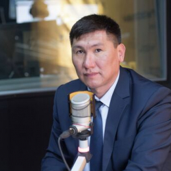 Улукбек Кочкоров АКШда курьер болуп иштеген видеого түшүндүрмө берди