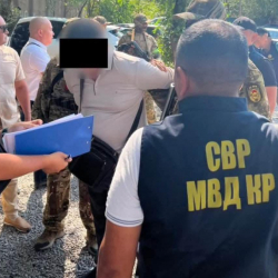 В Бишкеке задержали мужчину, выдававшего себя за сотрудника ГКНБ