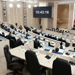 Жогорку Кеңеш мыйзам долбоорлорун кароону санариптештирүүнү сунуштады