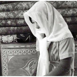 Ошто 17 жаштагы кызды никеге мажбурлаган апасы, күйөөсү жана молдо соттолду