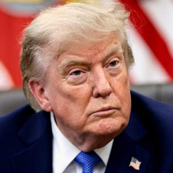 Трамп жашы жете электердин жынысын алмаштыруусун каржылоону токтотту