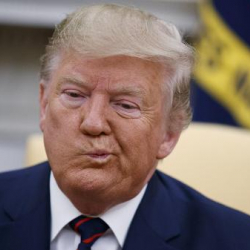 Трамптын рейтинги тарыхый төмөн көрсөткүчкө түштү