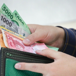 Кыргызстанда социалдык кызматкерлердин орточо айлыгы 40 миң сомго чейин жогорулады