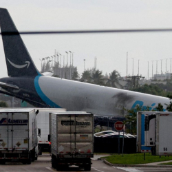 Майамиде Boeing 767 учагы кырсыкка учурап, беш адам каза болду