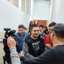 Тилекмат Кудайберген уулунун сотунда кайсы саясатчылар көрсөтмө берип, эмне дешүүдө?