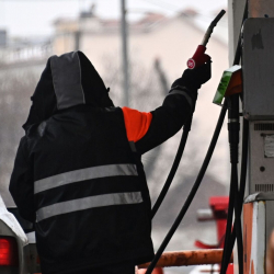 Кытай Кыргызстанга күйүүчү май жеткирүүнү улантат