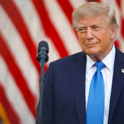 Трамп шайлоодо республикачылар жеңсе, элге 5 миң доллардан берерин айтты