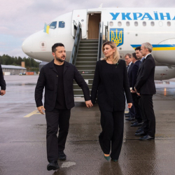 Зеленский түшкөн самолётко дрон менен чабуул жасалды