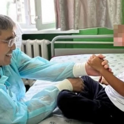 Эскалатордон кулаган бала бир айдан соң үйүнө чыгарылды