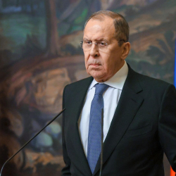 Лавров: Сүйлөшүүлөр учурунда да ок атышуу токтобойт