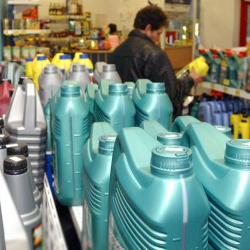 В США ограничили продажу моторного масла из-за дефицита