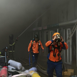 «Мадина» базарындагы өрттөн жабыркагандар жардам күтүшүүдө
