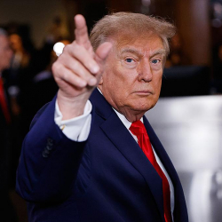 Суд США обязал Трампа вернуть журналистам доступ в Белый дом
