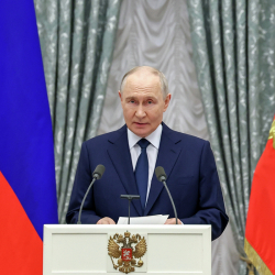 Путин Коопсуздук кеңешин шашылыш чакырды