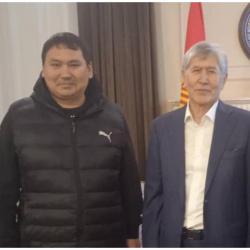 Атамбаев Францияга барды