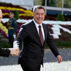 Жапаров Владимир Путинди туулган күнү менен куттуктады