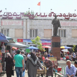 Кара-Суйский рынок перешел в ведение управделами президента
