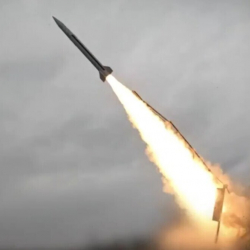 Украина Орусияга өзүндө чыгарылган баллистикалык ракетаны учурганын билдирди