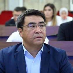 Талиева Акаевди сынга алды