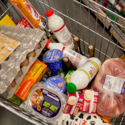 Кыргызстанда экономика 10,8% өстү, бирок баалар 12,2%га кымбаттады