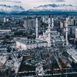 Орозо айтты майрамдоо учурунда коомдук тартипти 10 миңден ашуун милиция кызматкери камсыздайт